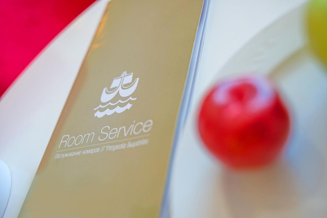 Готель Dome Marina & 4*